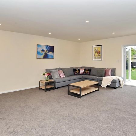 Weston Villa - Spacious & Family Friendly - Bookahome Christchurch Exterior photo