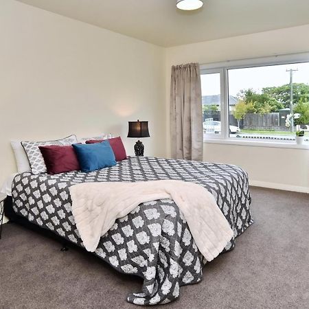 Weston Villa - Spacious & Family Friendly - Bookahome Christchurch Exterior photo