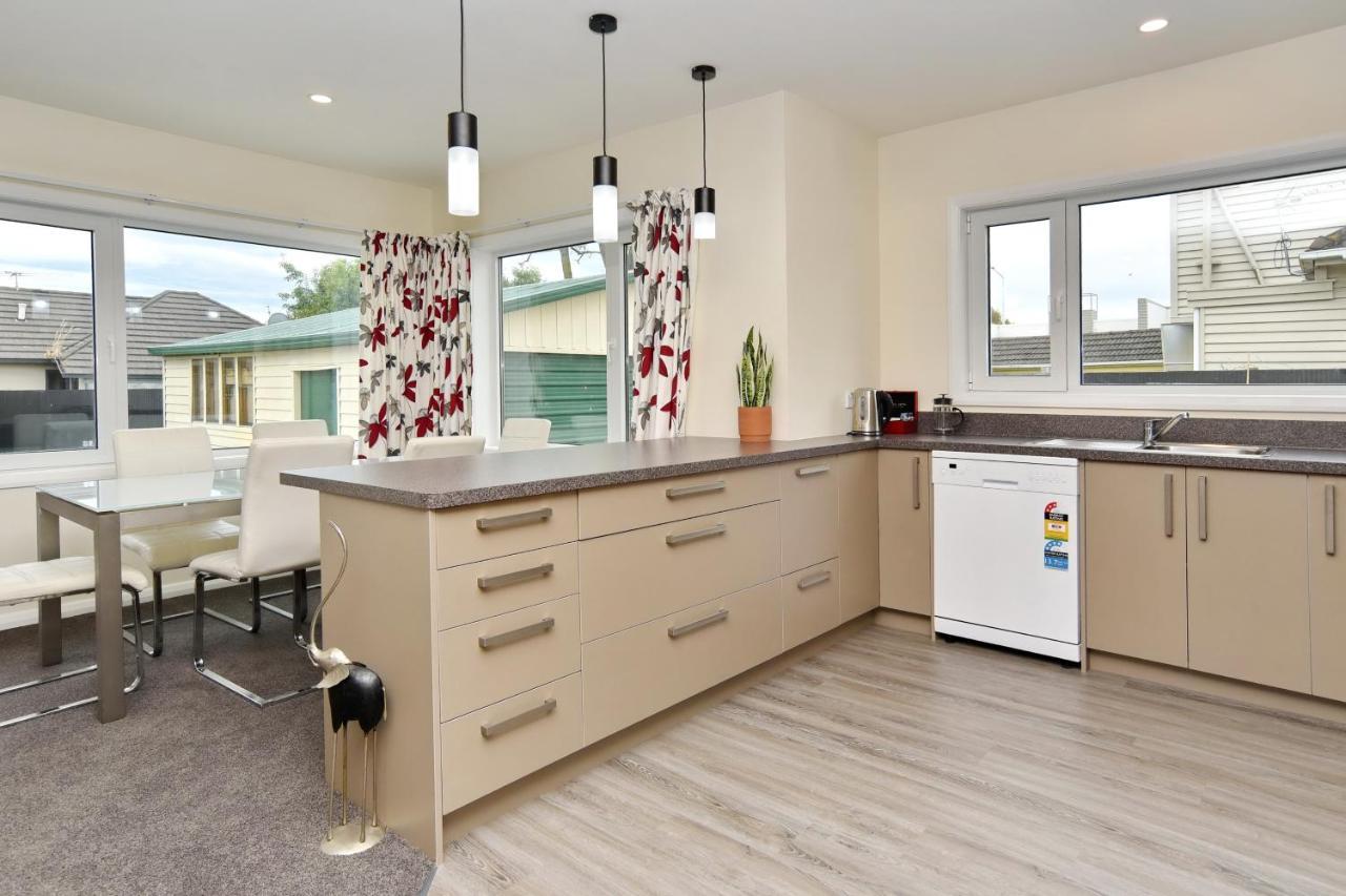 Weston Villa - Spacious & Family Friendly - Bookahome Christchurch Exterior photo