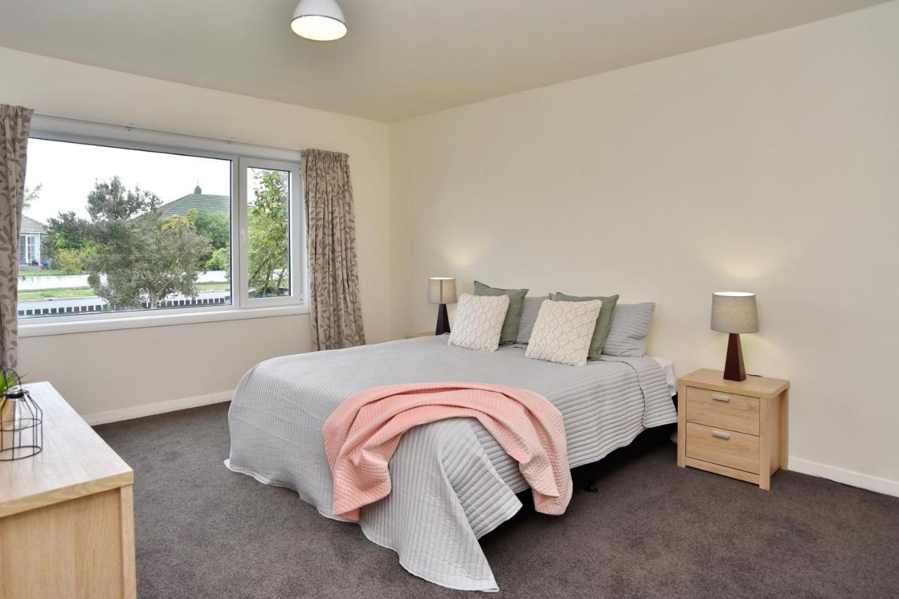 Weston Villa - Spacious & Family Friendly - Bookahome Christchurch Exterior photo