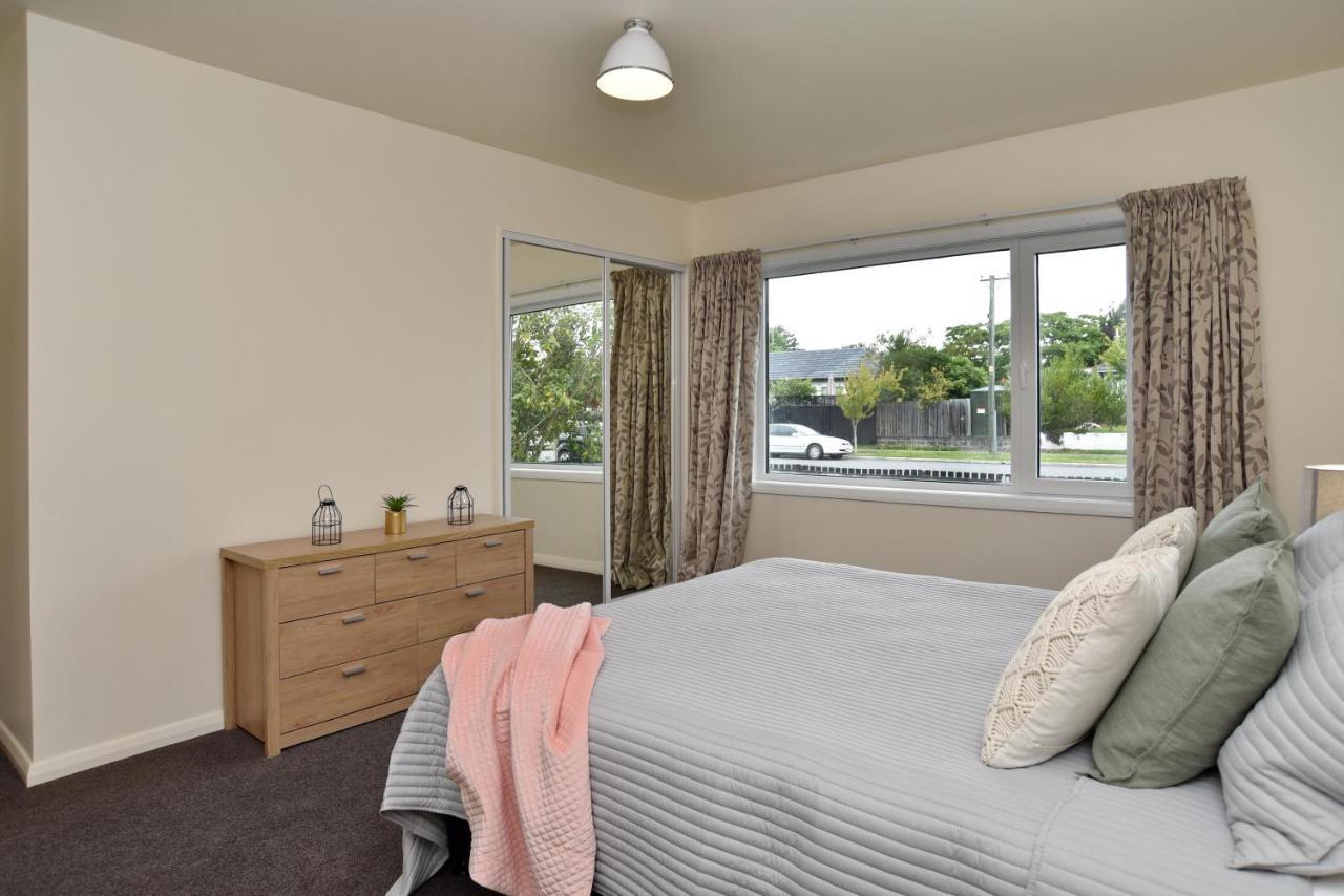 Weston Villa - Spacious & Family Friendly - Bookahome Christchurch Exterior photo